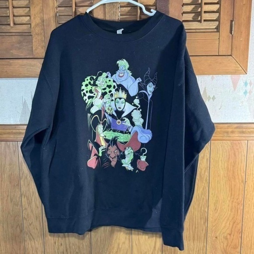 Disney Villains black crewneck sweatshirt Size XL
